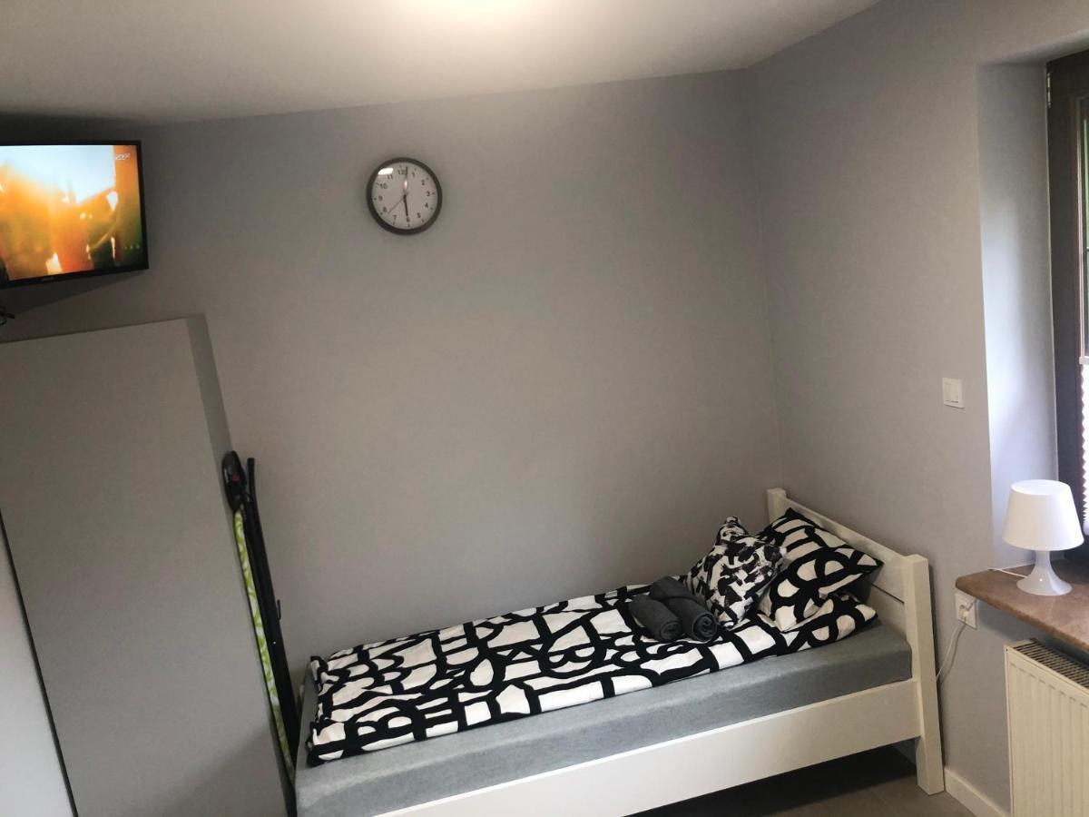 Klimatyzowane Apartamenty I Pokoje Przy Targach Kielce Extérieur photo