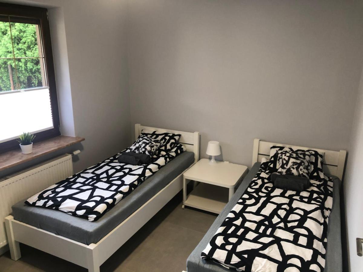 Klimatyzowane Apartamenty I Pokoje Przy Targach Kielce Extérieur photo