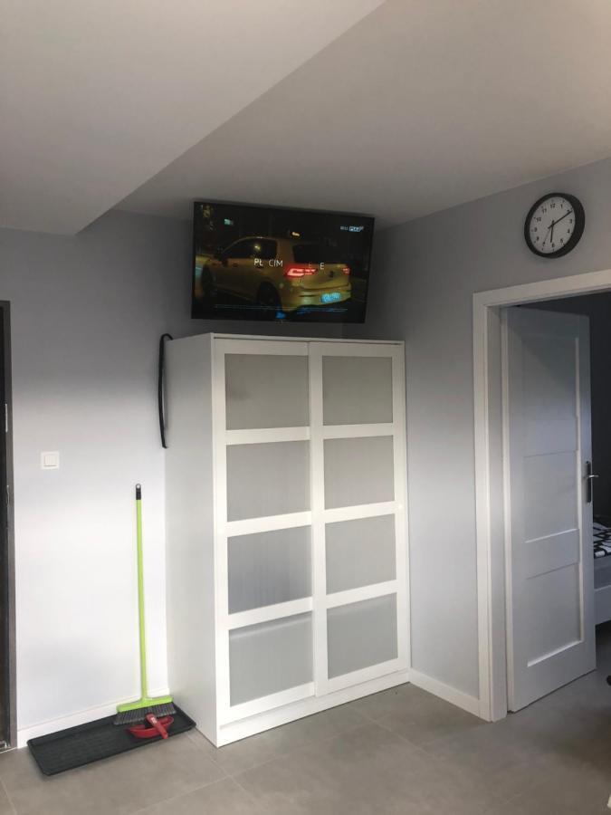 Klimatyzowane Apartamenty I Pokoje Przy Targach Kielce Extérieur photo