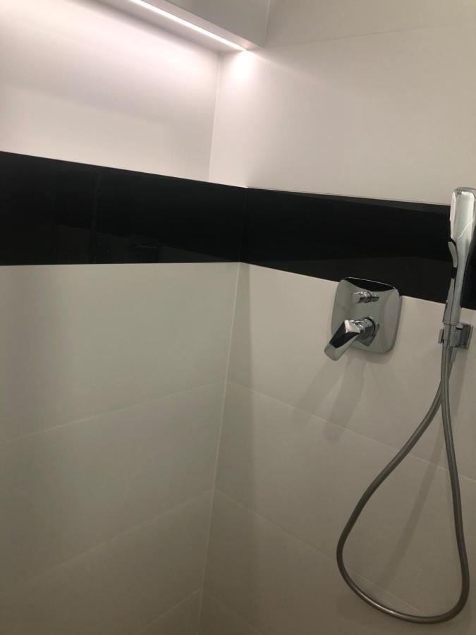 Klimatyzowane Apartamenty I Pokoje Przy Targach Kielce Extérieur photo