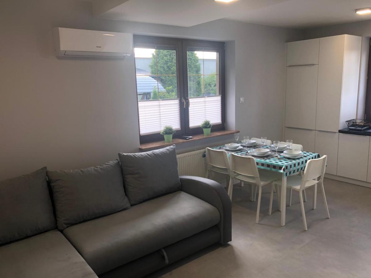Klimatyzowane Apartamenty I Pokoje Przy Targach Kielce Extérieur photo