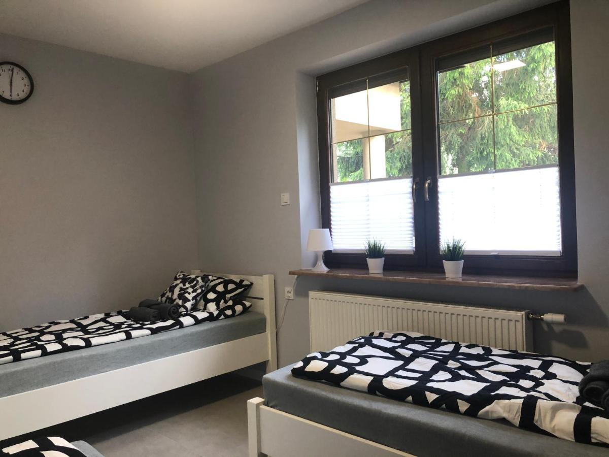 Klimatyzowane Apartamenty I Pokoje Przy Targach Kielce Extérieur photo