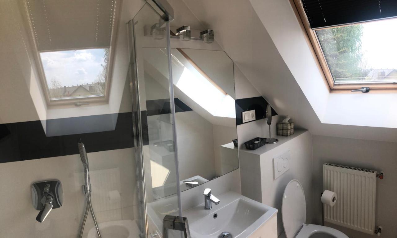 Klimatyzowane Apartamenty I Pokoje Przy Targach Kielce Extérieur photo
