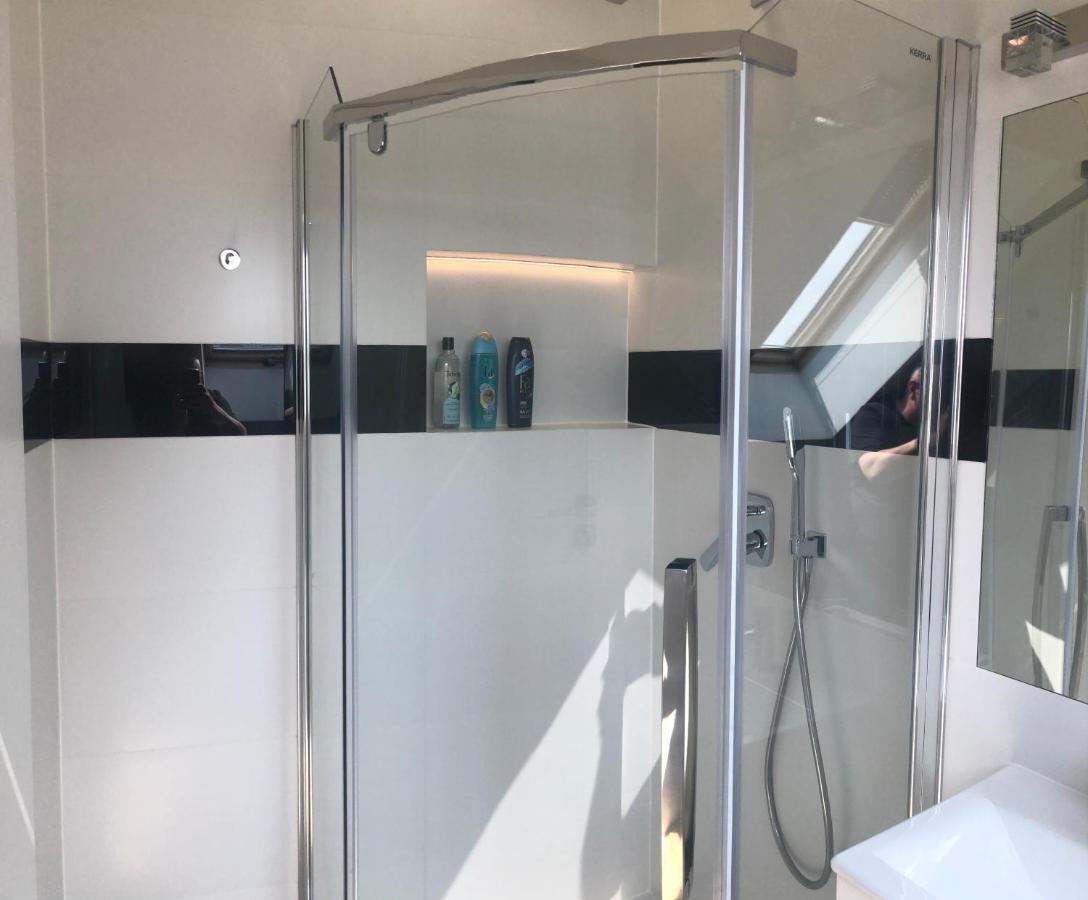 Klimatyzowane Apartamenty I Pokoje Przy Targach Kielce Extérieur photo
