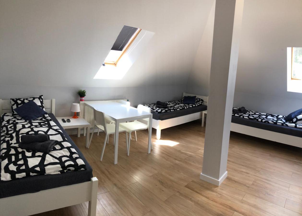 Klimatyzowane Apartamenty I Pokoje Przy Targach Kielce Extérieur photo