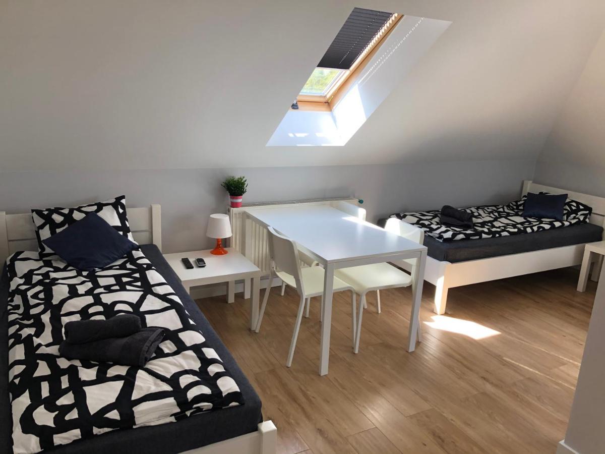 Klimatyzowane Apartamenty I Pokoje Przy Targach Kielce Extérieur photo