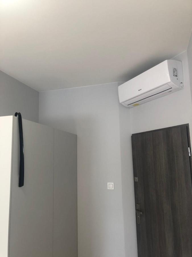 Klimatyzowane Apartamenty I Pokoje Przy Targach Kielce Extérieur photo