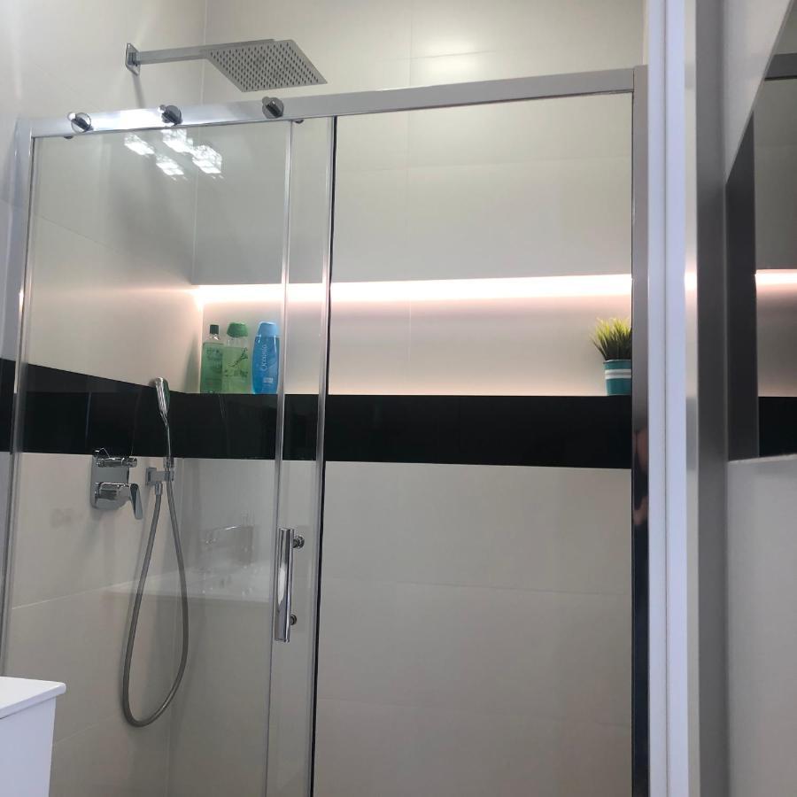 Klimatyzowane Apartamenty I Pokoje Przy Targach Kielce Extérieur photo