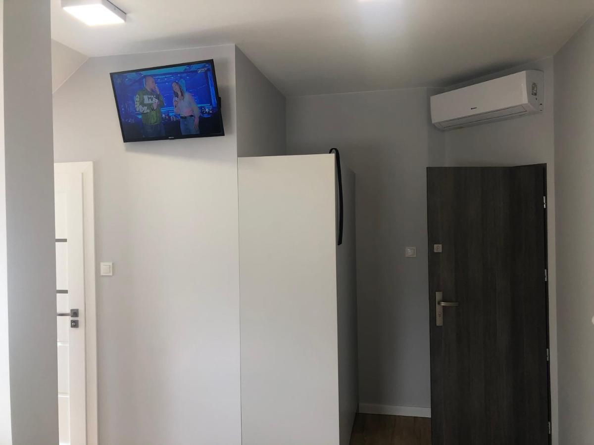 Klimatyzowane Apartamenty I Pokoje Przy Targach Kielce Extérieur photo