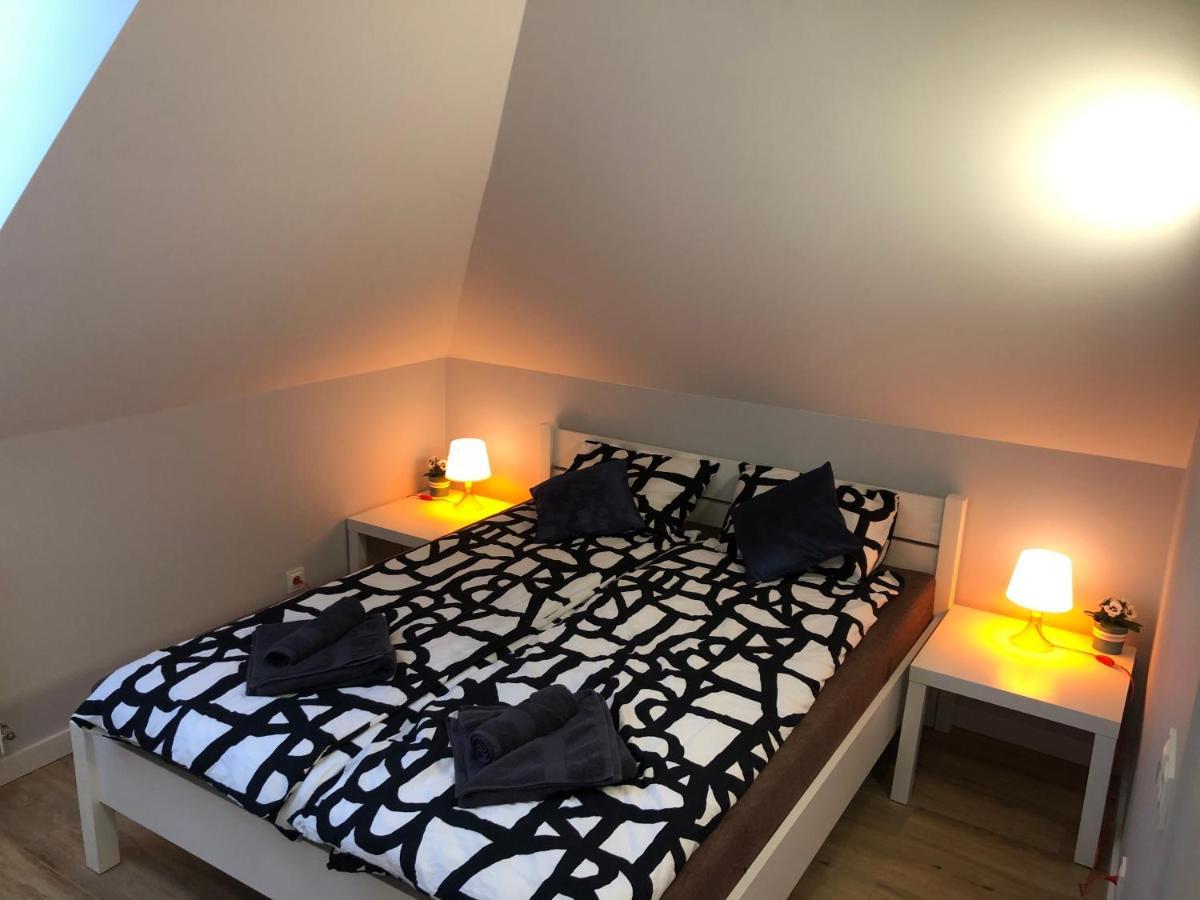 Klimatyzowane Apartamenty I Pokoje Przy Targach Kielce Extérieur photo