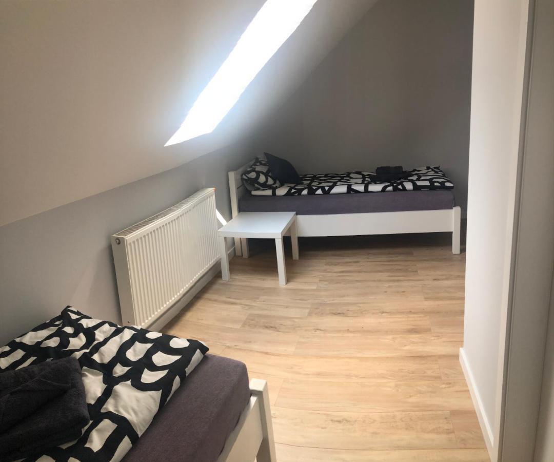 Klimatyzowane Apartamenty I Pokoje Przy Targach Kielce Extérieur photo