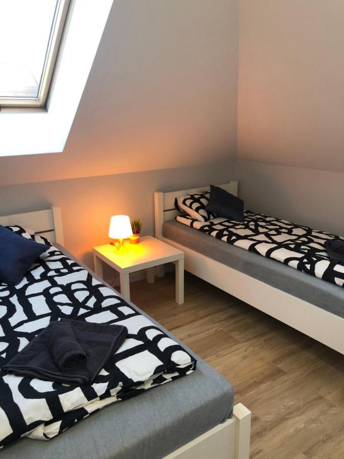 Klimatyzowane Apartamenty I Pokoje Przy Targach Kielce Extérieur photo