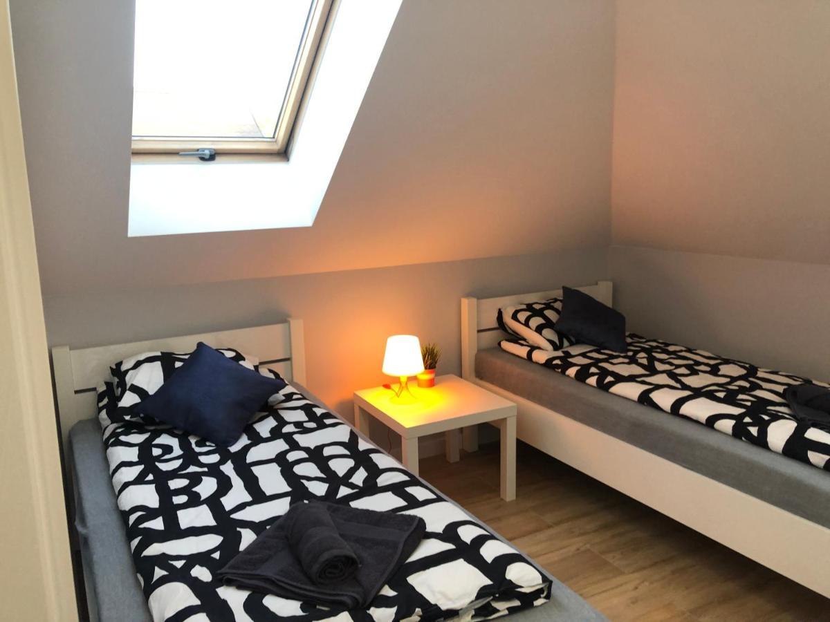 Klimatyzowane Apartamenty I Pokoje Przy Targach Kielce Extérieur photo